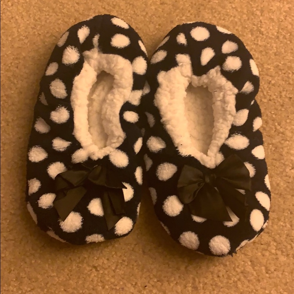 Memoi blue and white polka dot slippers